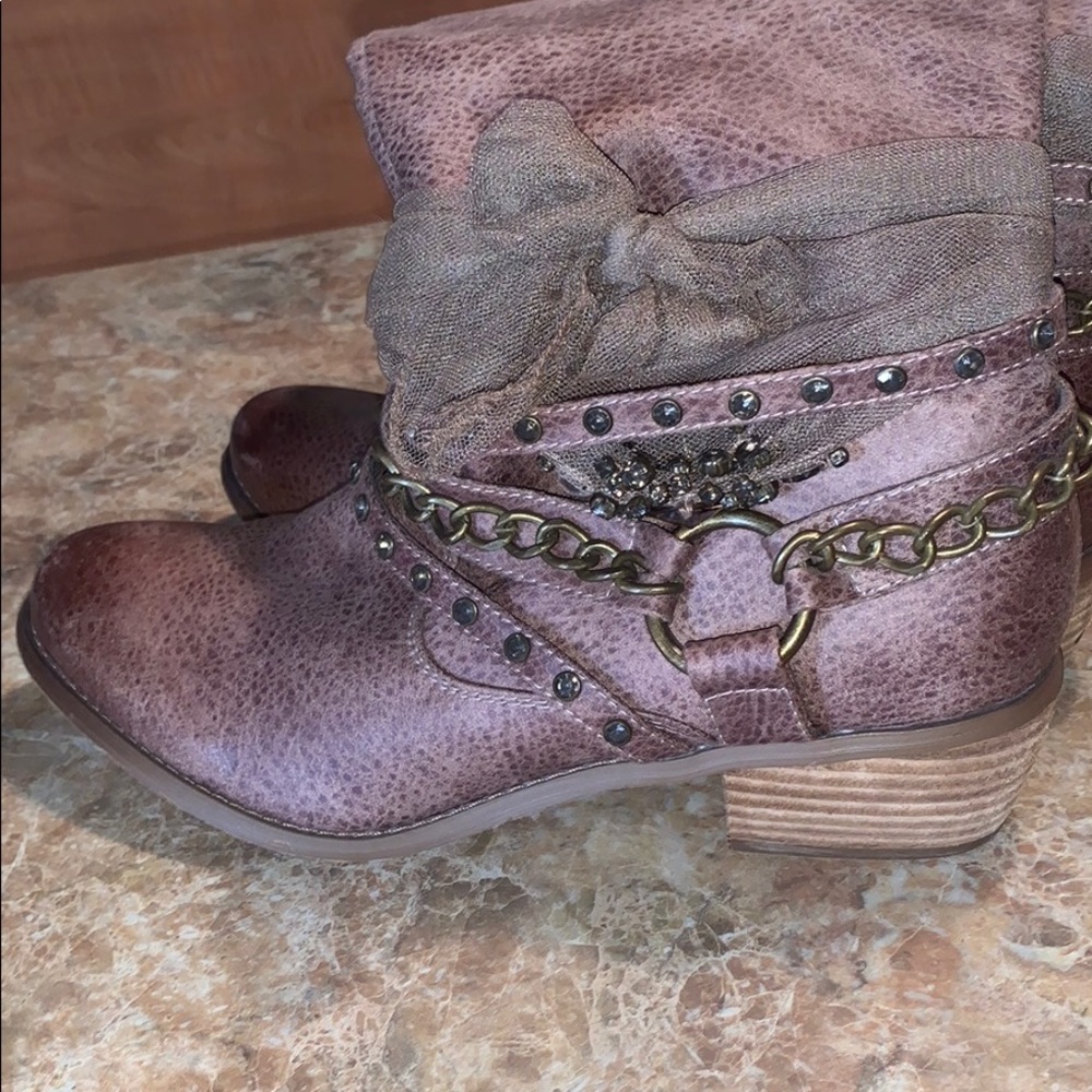 Riding boots